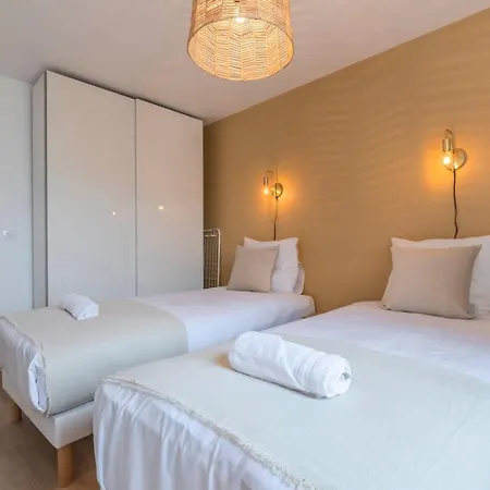 アパート 2 Avec Parking Et Balcon *