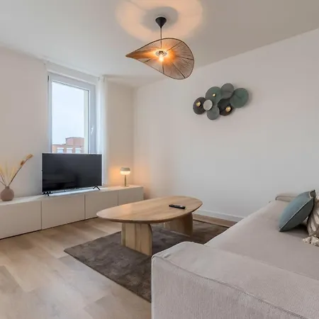 Appartement 2 Avec Parking Et Balcon *